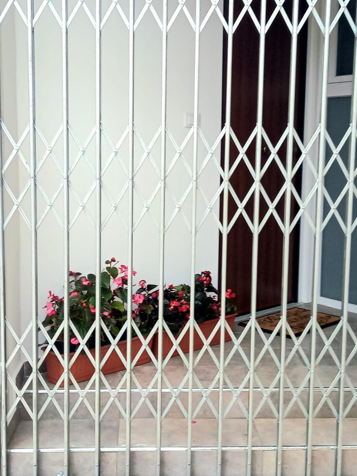 דירות רומא Casa Delle Begonie מראה חיצוני תמונה